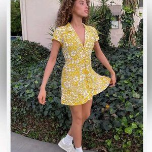 Aritza Sunday Best Vida Dress Flora Mini Shirt Button Front Size Small Yellow